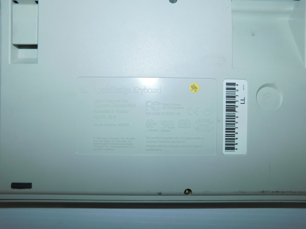 APPLE DESIGN KEYBOARD MODEL M2980 (MIQ59)