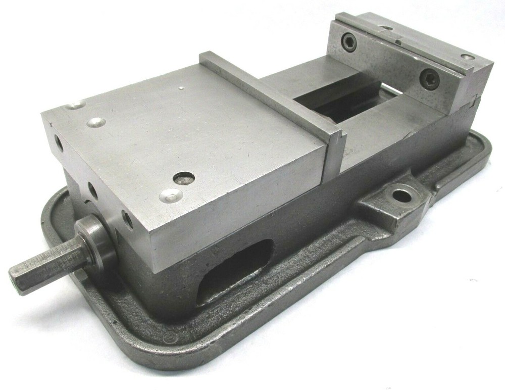 KURT ANGLOCK 6" MILLING MACHINE VISE w/ JAWS - #D60