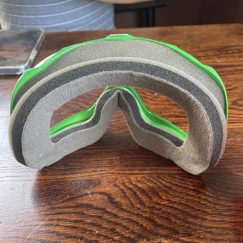 oakley elevate goggle frame green