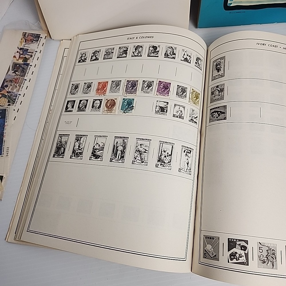 Harris Pioneer World Wide Postage Stamp Album 1977 180+ Stamps Collection & USA