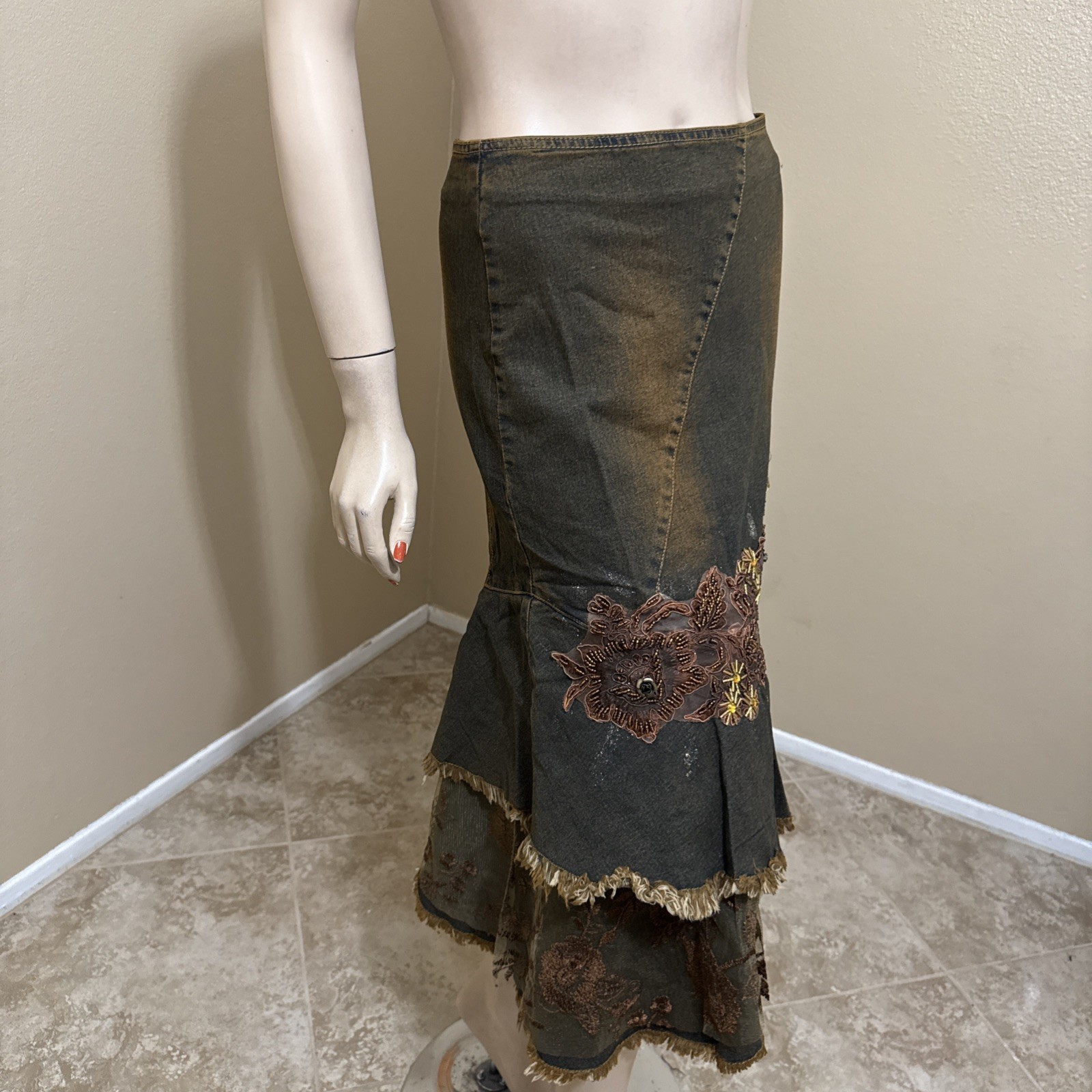 Women’s Brown Denim Cotton Stretch Boho Beaded Lace Zip Size M(6-8) Skirt 3716