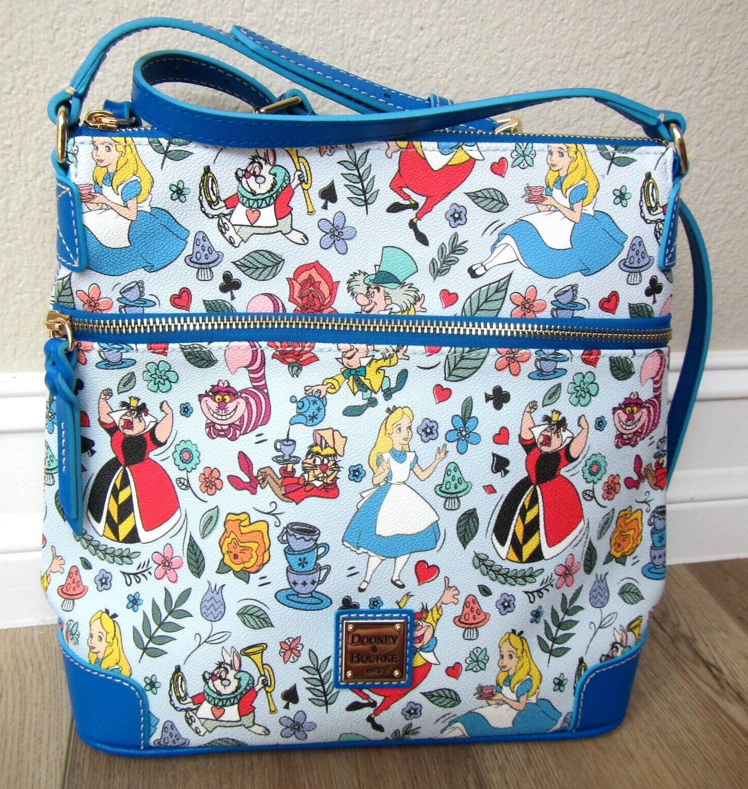 NEW DISNEY DOONEY & BOURKE ALICE IN WONDERLAND PURSE SHOULDER BAG CROSSBODY BLUE