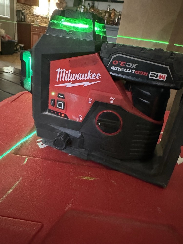 Milwaukee Laser Level Kit with Carry Case