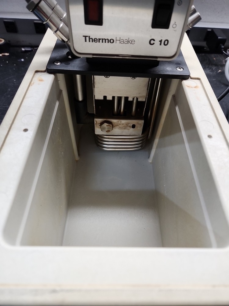 HAAKE P5 Circulating Bath with DC 10 HAAKE Thermo Controller Type 003-5007