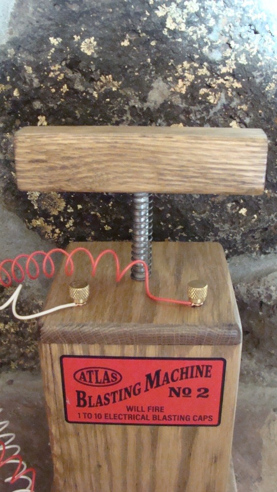 Dynamite Detonator Blasting Machine "Atlas No2" new