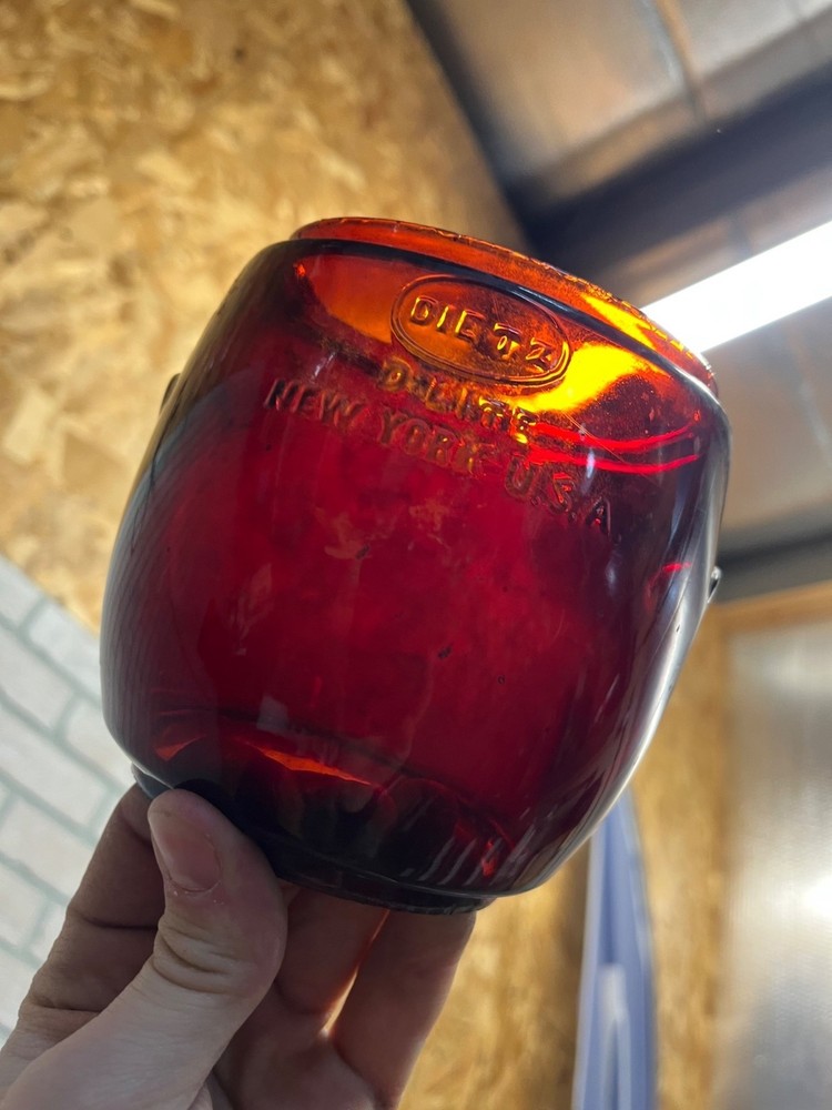 Dietz D-Lite Original Ruby Red Lantern Globe Replacement Part Loc-Nob H1