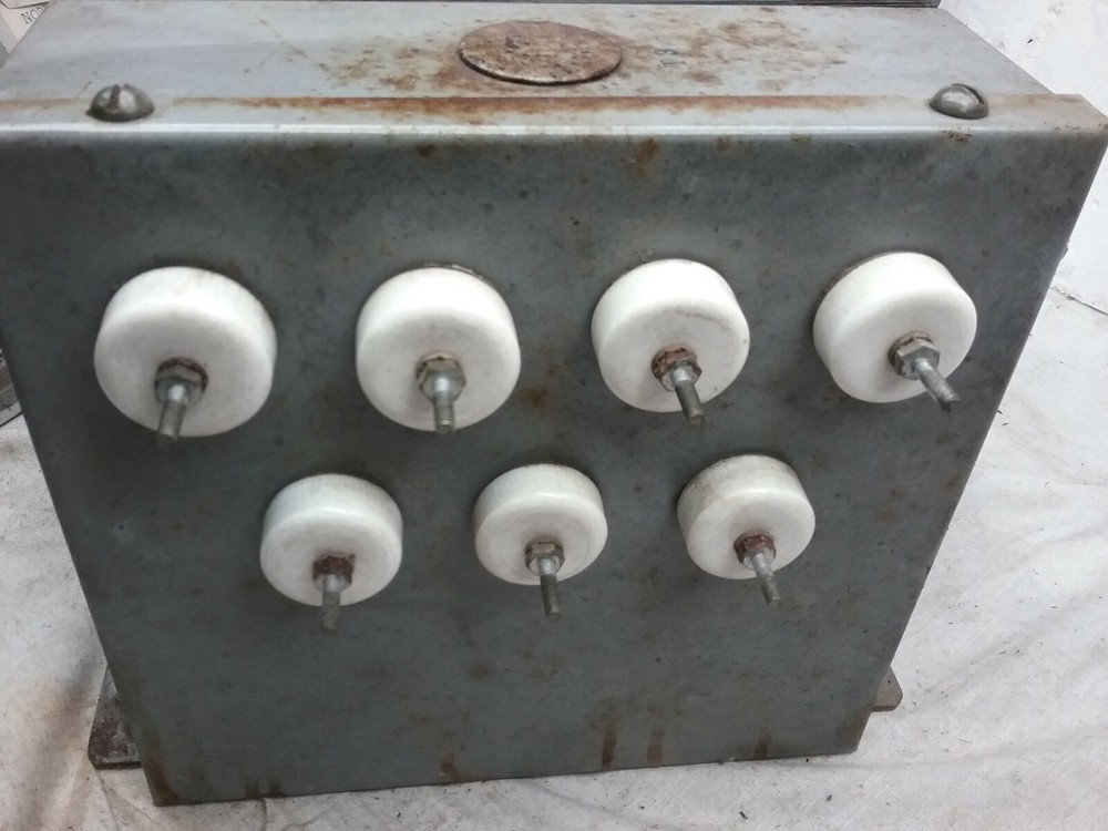 1 THERMADOR PLATE TRANSFORMER 210-230-250 V @ SEC 2840 - 3450 - 4560 VOLT C.T