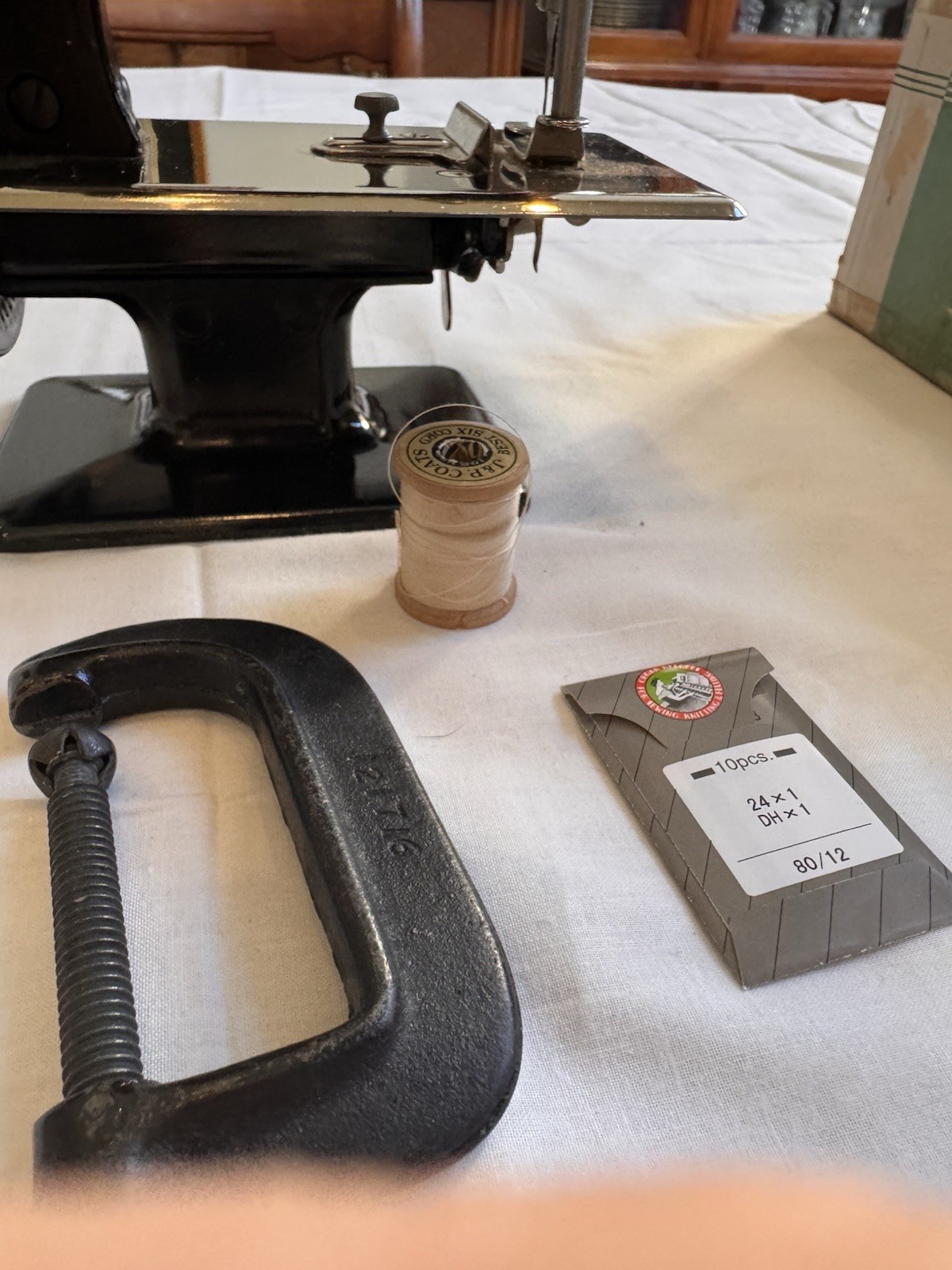 Singer Sewhandy Model 20 Child’s Sewing Machine with clamp & orig box