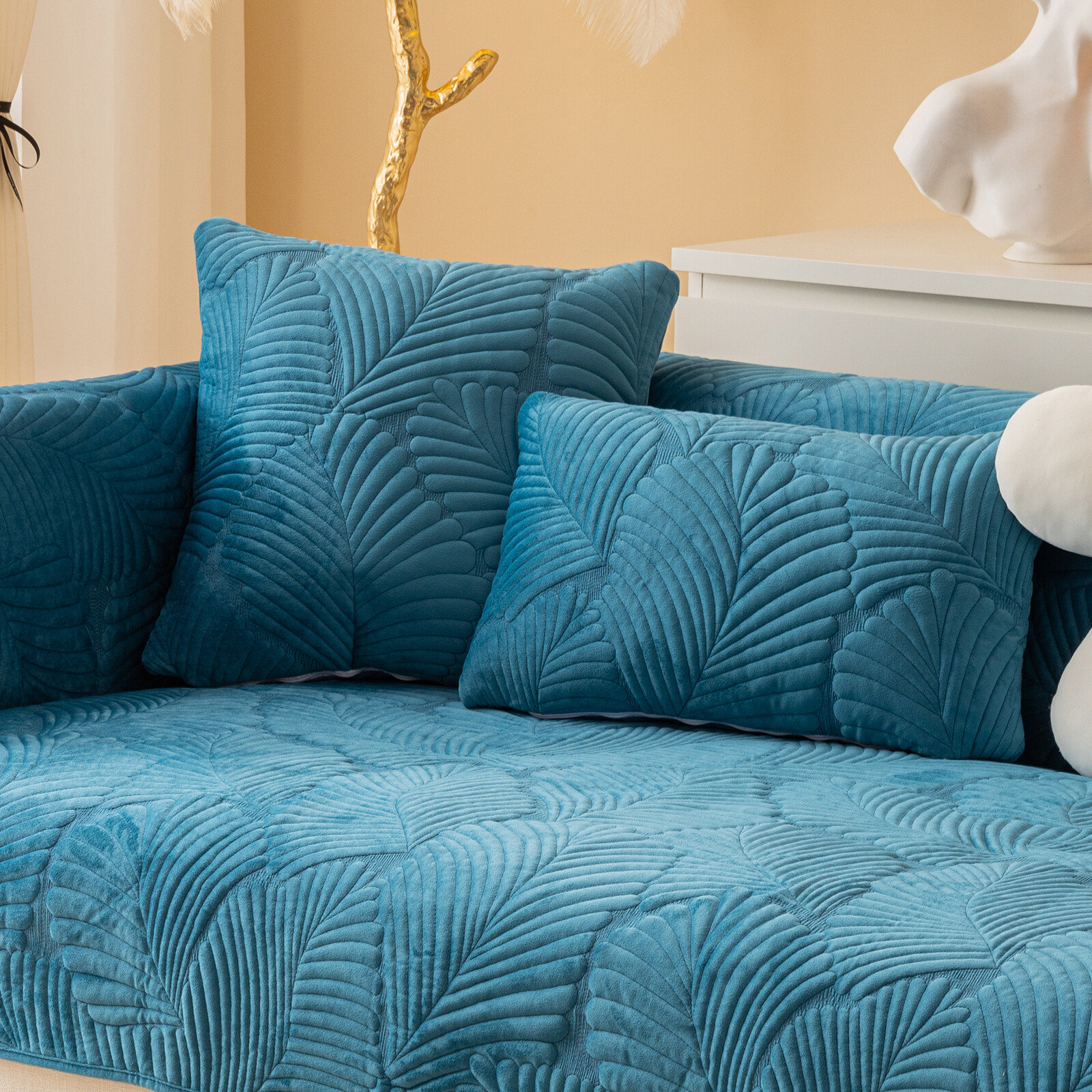 Plush Quilted Sofa Slipcover Sectional Couch Cover Anti Scratch for Pets Kids