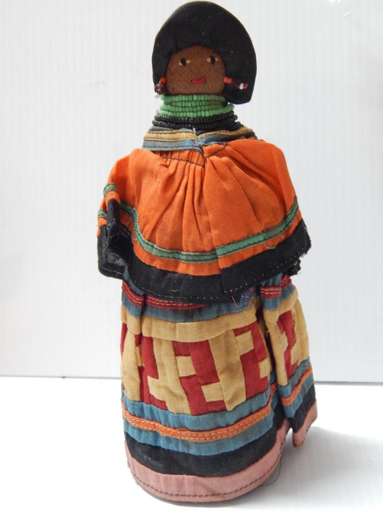 ANTIQUE SEMINOLE / MICCOSUKEE INDIAN DOLL FLORIDA PALMETTO BASE OLD QUILTING