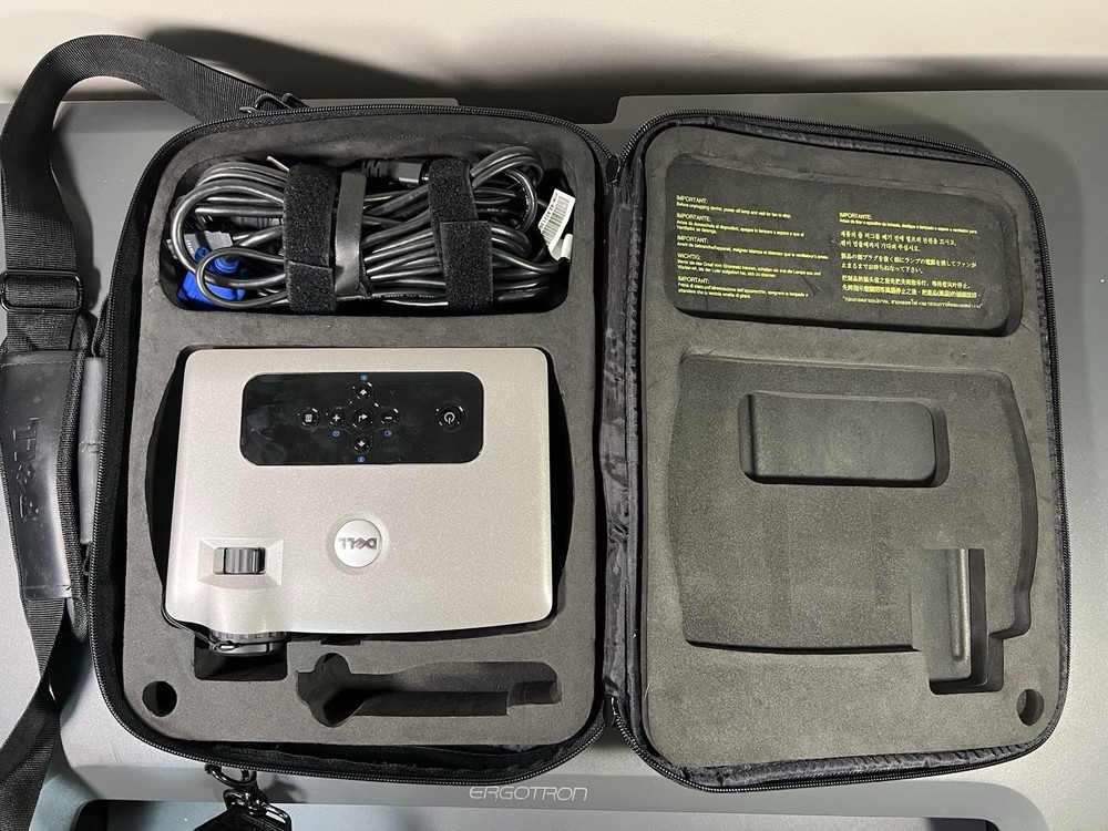 Dell 3400MP DLP Portable Projector with Case - Tested; Functions As Designed