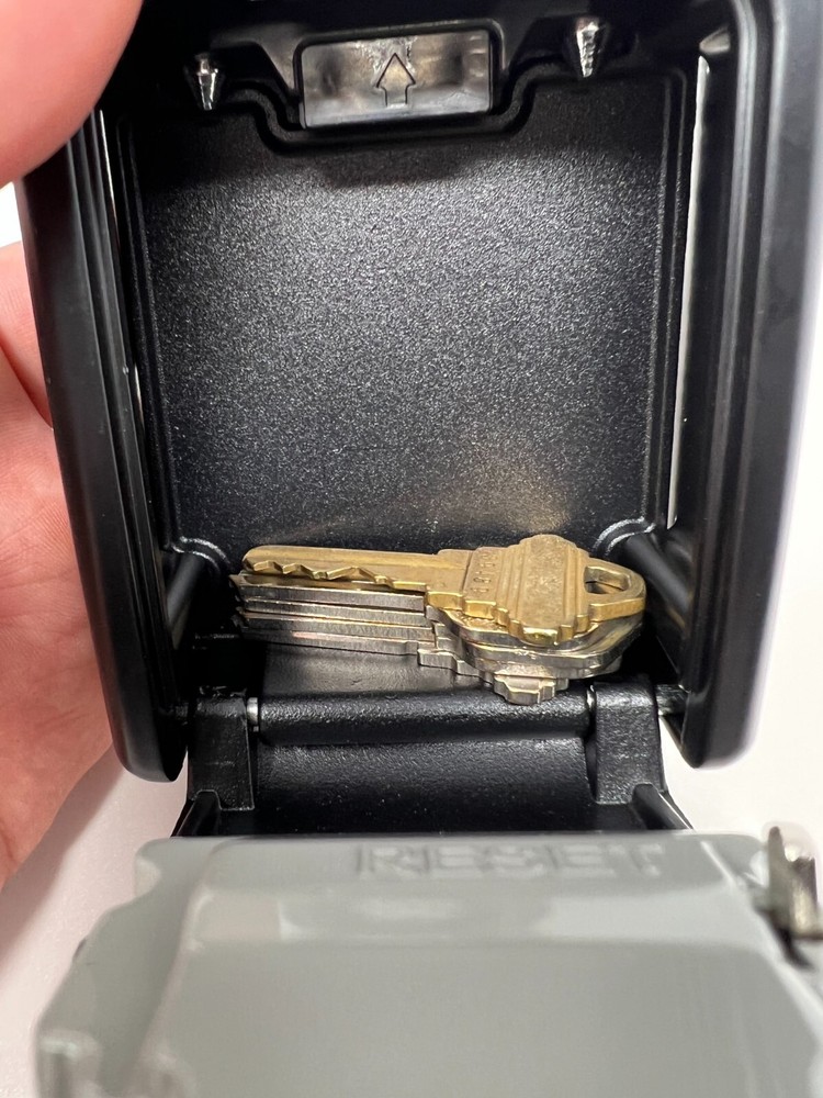 Lockbox with flexible latch