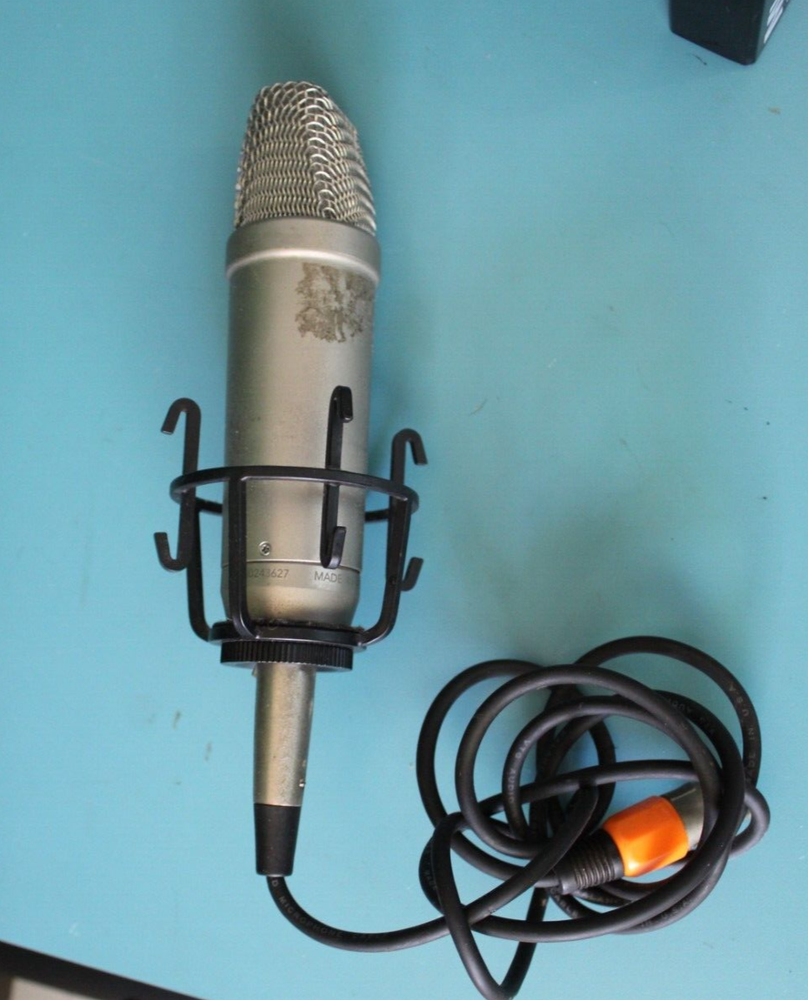 RODE NT1-A WIRED VOCAL MICROPHONE + CAGE NT1A