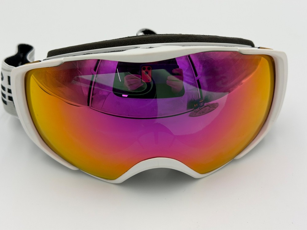 OUTDOORMASTER SKI SNOWBOARD GOGGLES WHITE FRAME PINK ADJUSTABLE STRAP