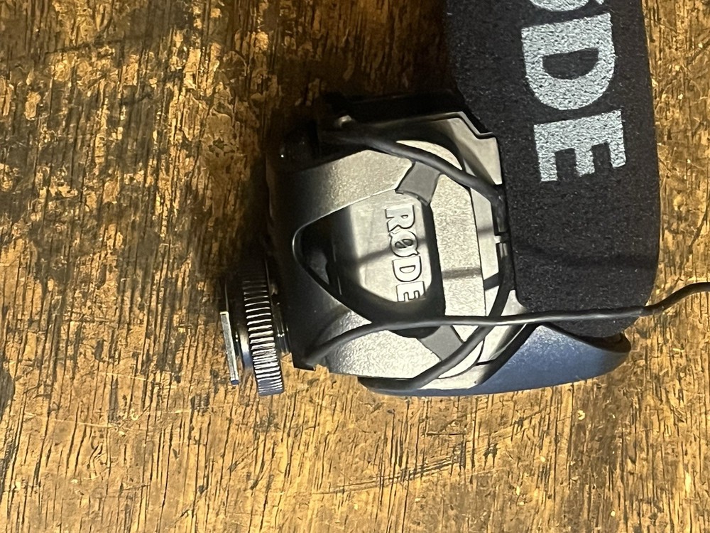 Rode VideoMic Pro. Rode Microphone. No Battery. Please Read