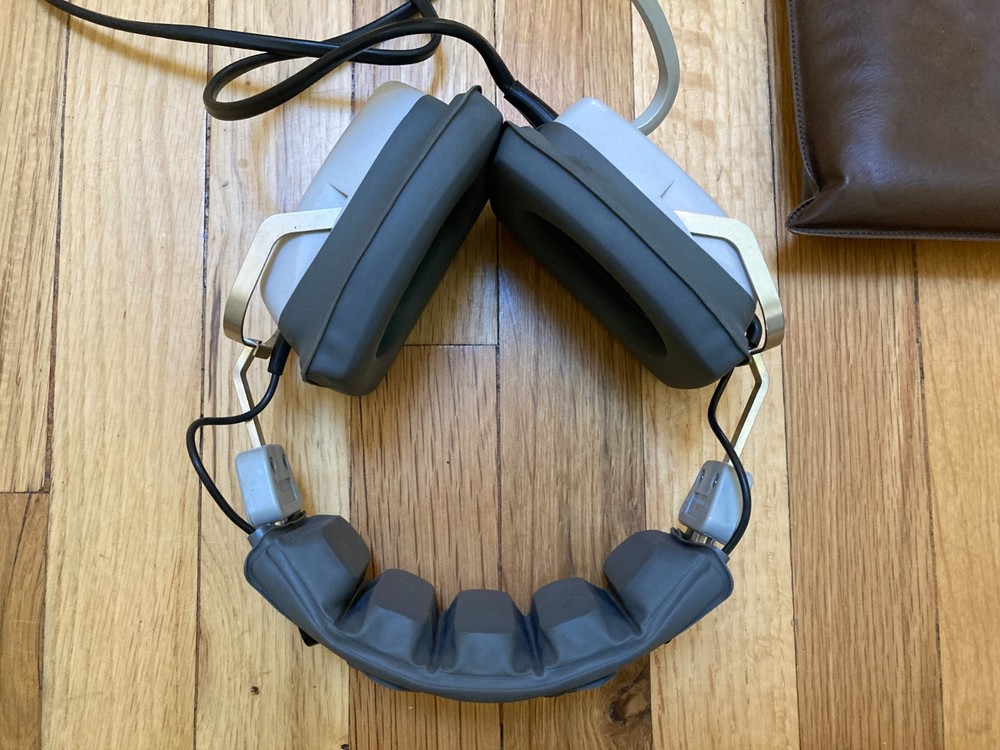 Telex E-951 Headset and NOS PT-200 Push To Talk Switch + Storage Bag