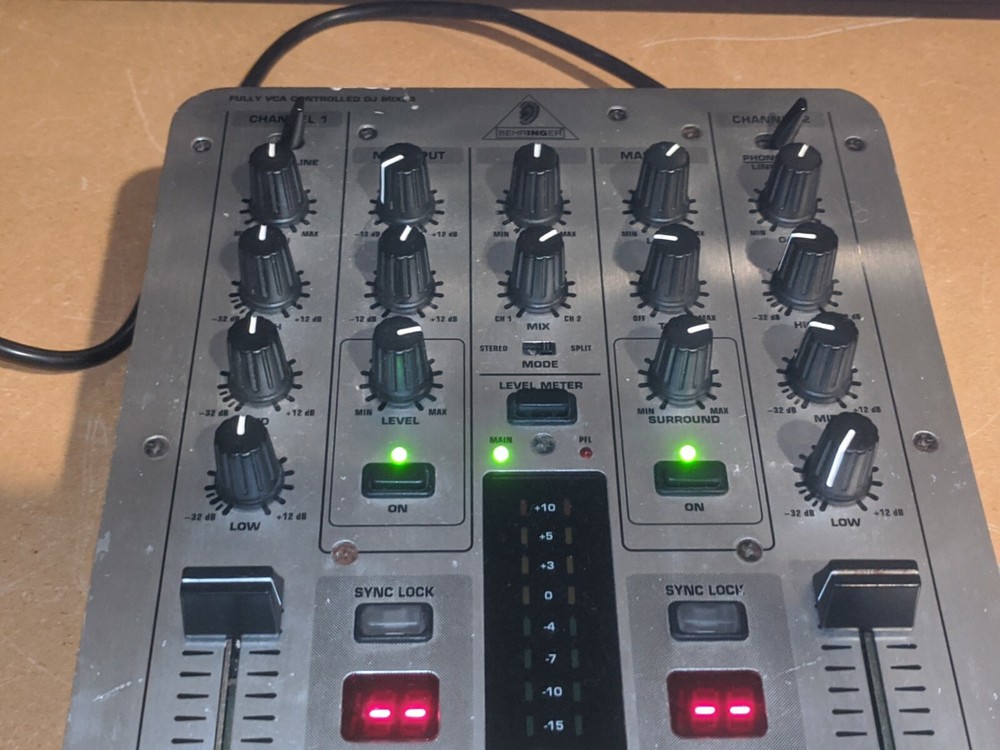 Behringer VMX200 PRO VCA PROFESSIONAL DJ Mixer 2 CHANNEL Nice & Working