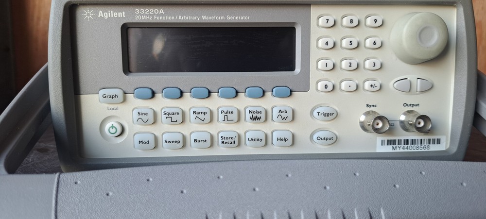 Agilent Keysight 33220A 20MHz Function Waveform Generator