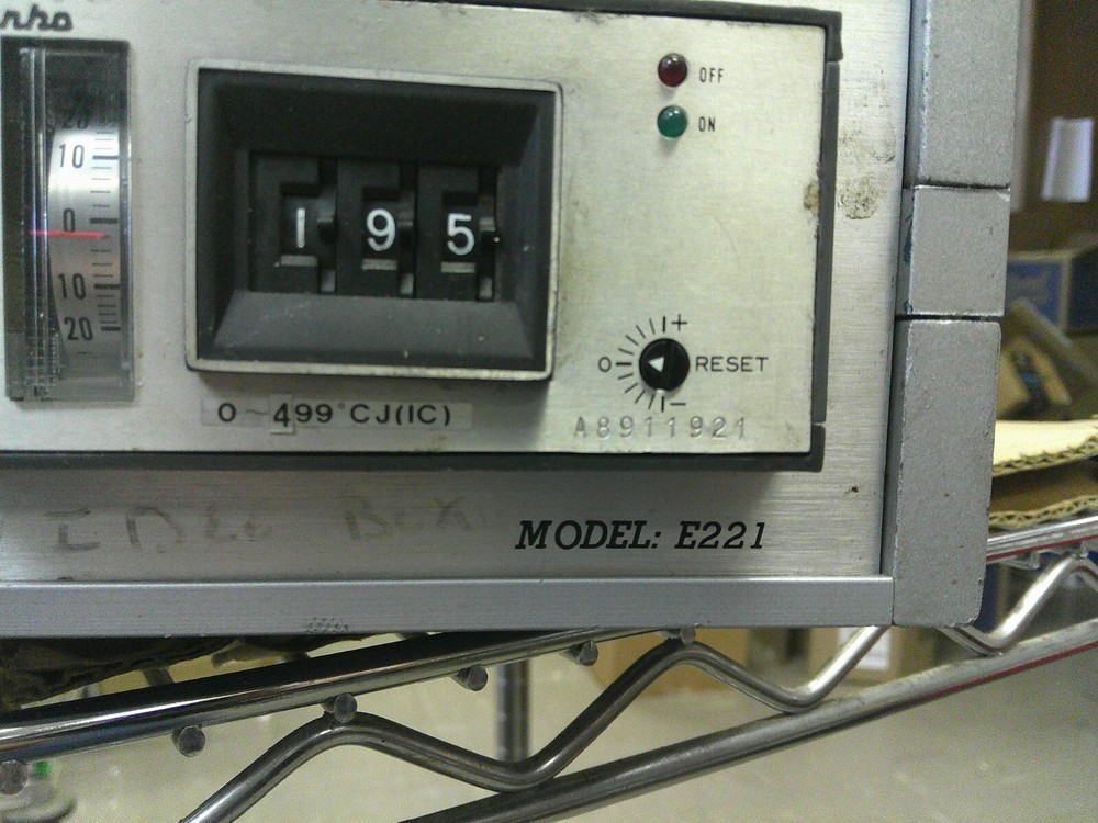 CHARTECH INDUSTRIAL E221 MOLD HEATER CONTROLLER