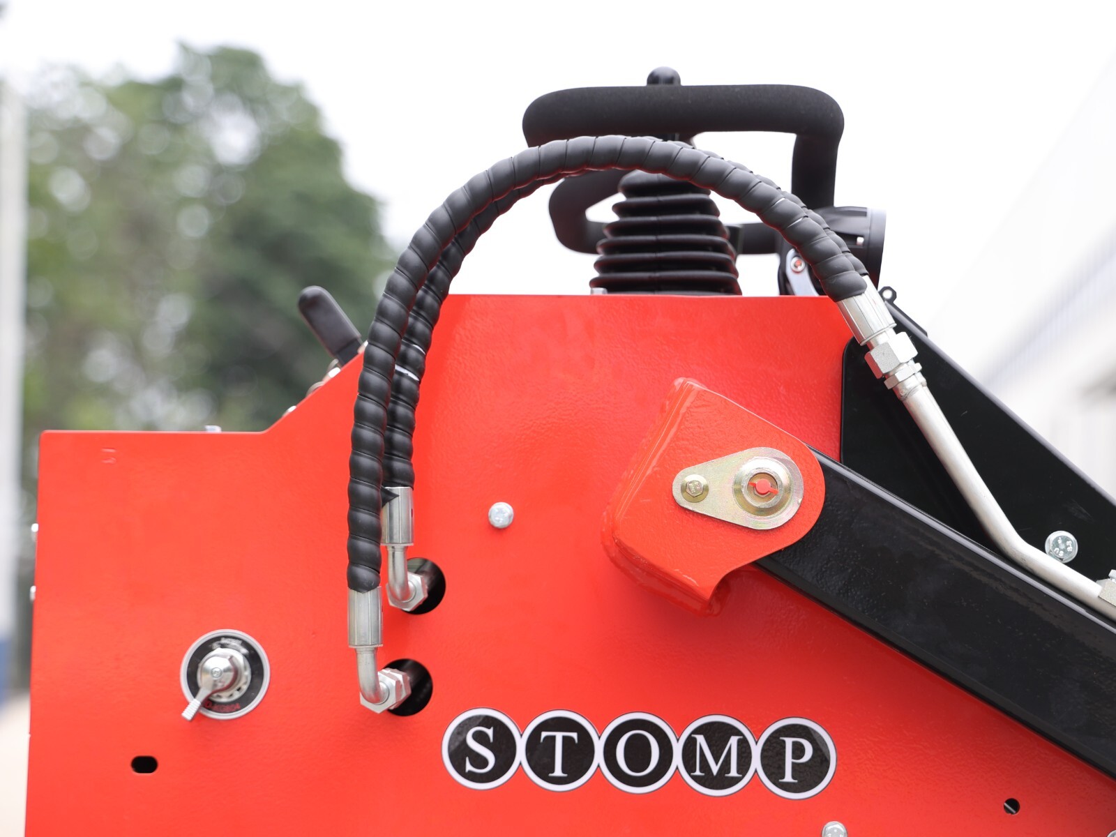 FREE SHIPPING NEW TYPHON STOMP 1,800lbs Mini Skid Steer 23HP Gas EPA Engine