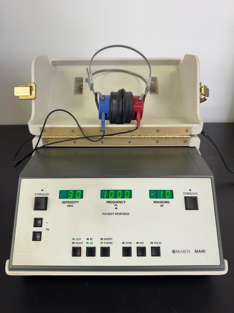 Maico MA 40 Audiometer with Headset