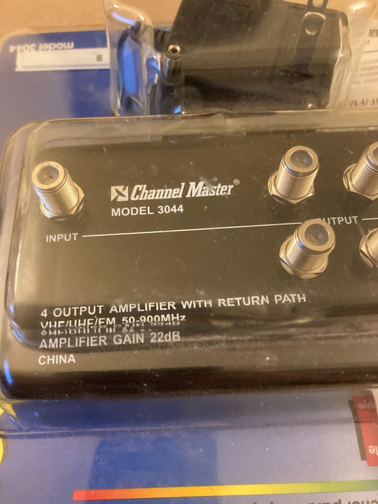 Channel Master 4-Set Indoor Distribution Amplifier Model 3044 w Return Path