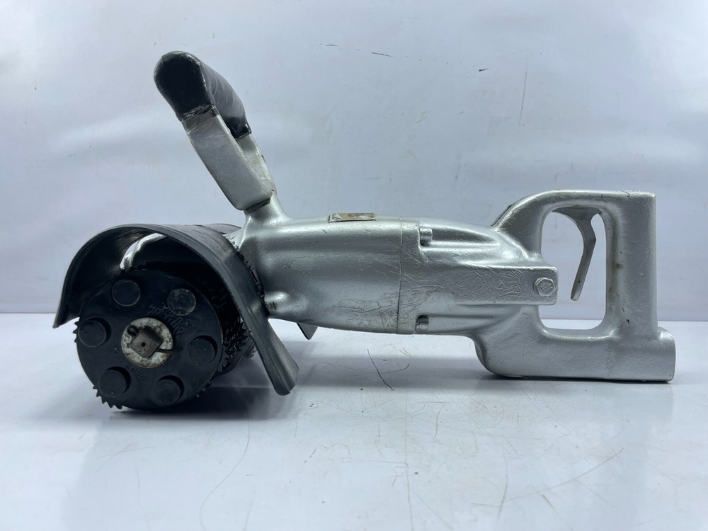 Aurand MP-6 592264 Pneumatic Deck Scaler Paint Rust Remove Surface Cleaning Tool