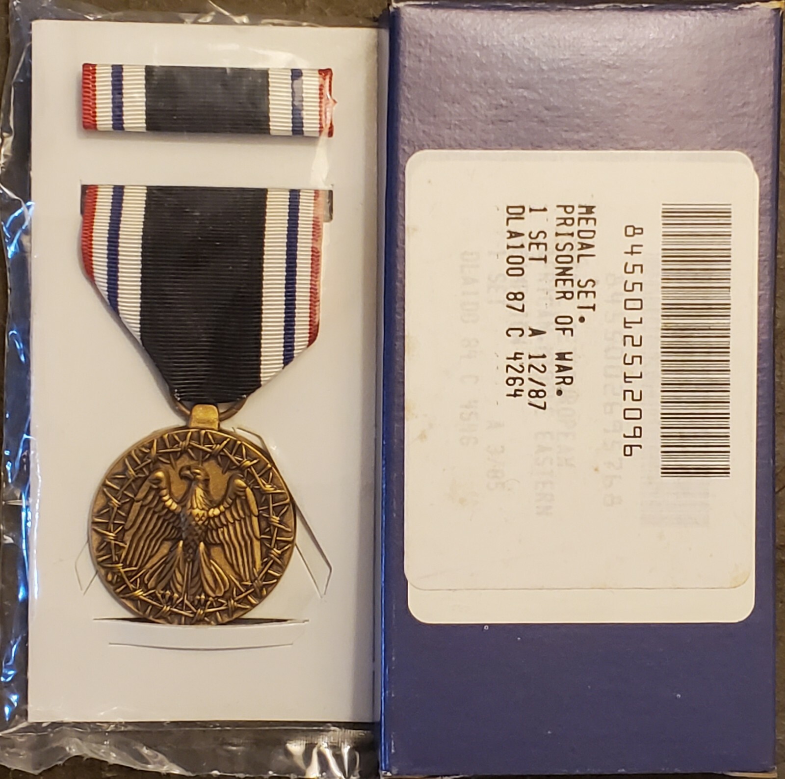 PRISONER OF WAR, MEDAL & Ribbon Bar w/Original Box Military Issue 12/87 VTG MIL