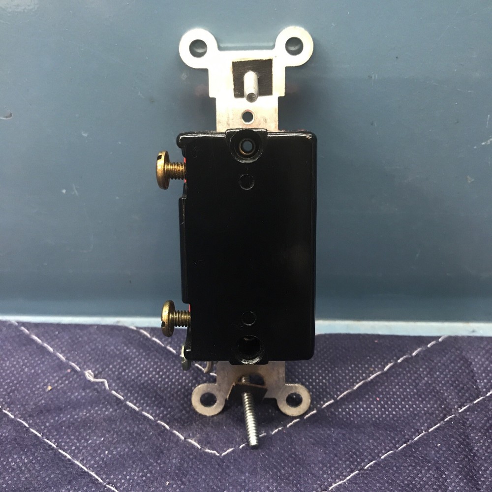 Leviton 20 Amp 120 V Industrial Toggle Switch, Black