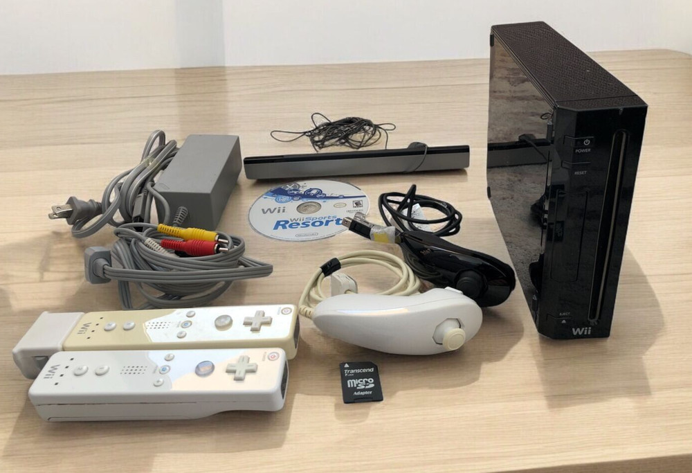 Black Nintendo Wii Console Bundle with Memory Card, Game Disc & 2 Controller