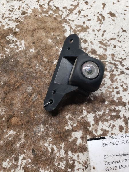 Camera/ Projector Rear View Camera Gate Mounted Fits 2012-2015 PILOT OEM