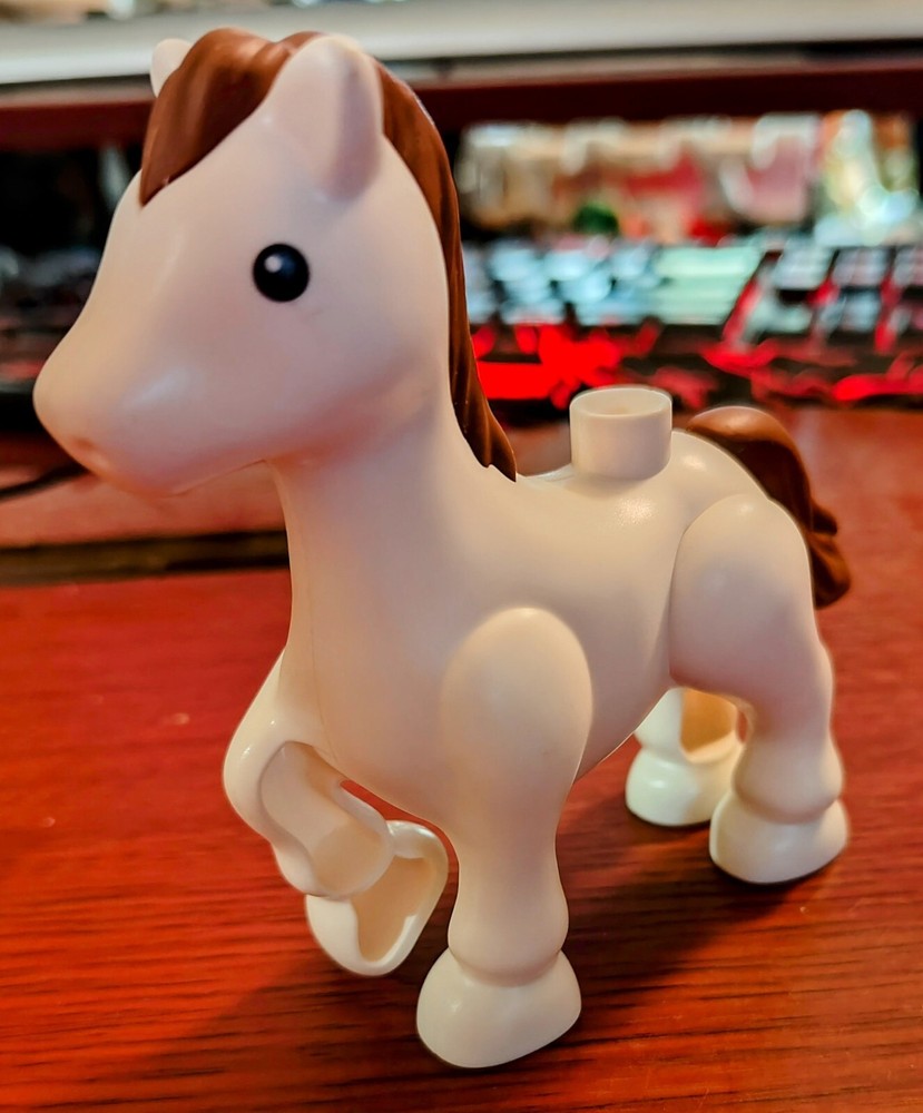 Duplo Sized Horse
