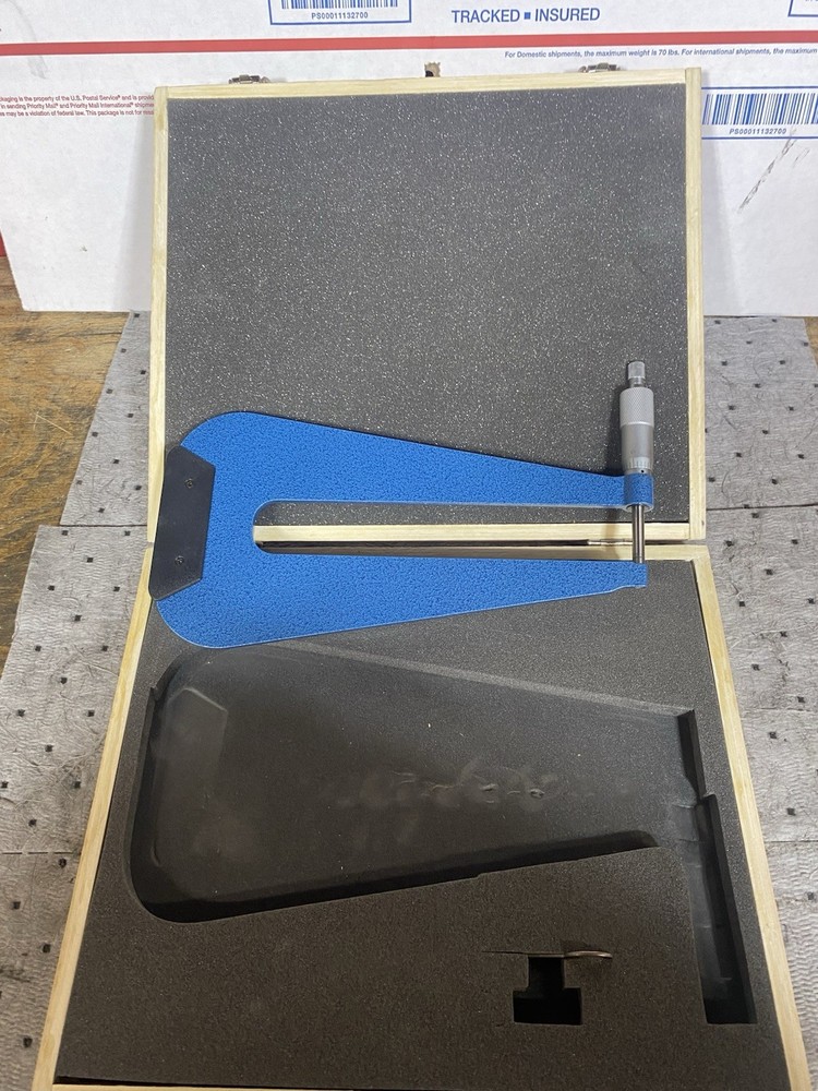 Deep throat micrometer