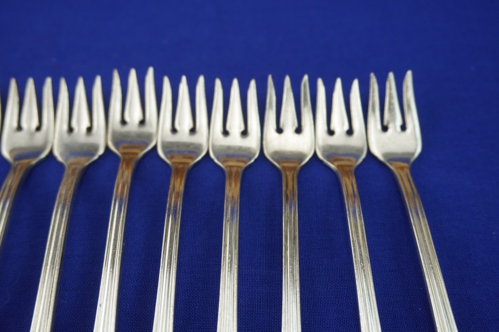 Oneida Hotel Plate (12) Cocktail Forks
