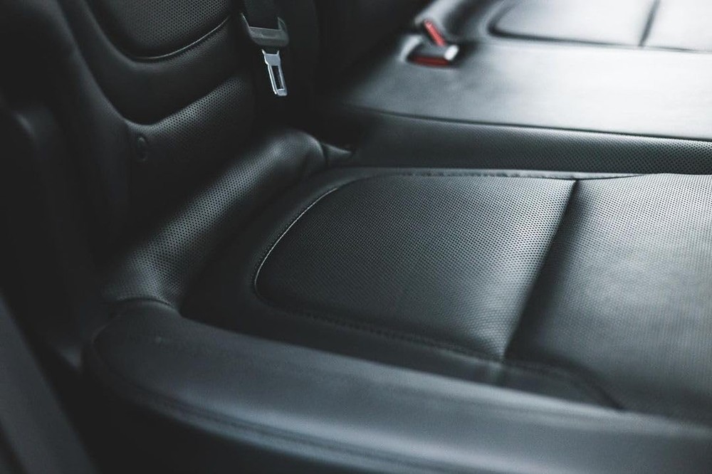 CARPRO MicroBuff Applicator - Interior Scrubbing Sponge for Leather (1 Pad)