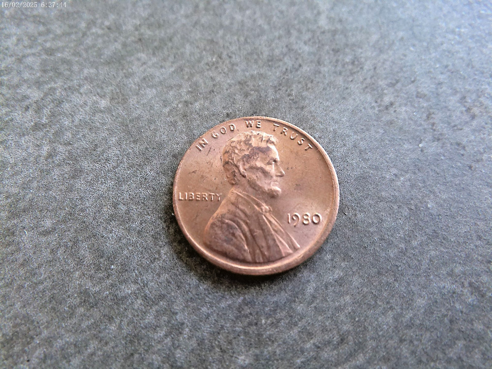 1980 red Lincoln cent -beautiful coin, no errors found, very good condition
