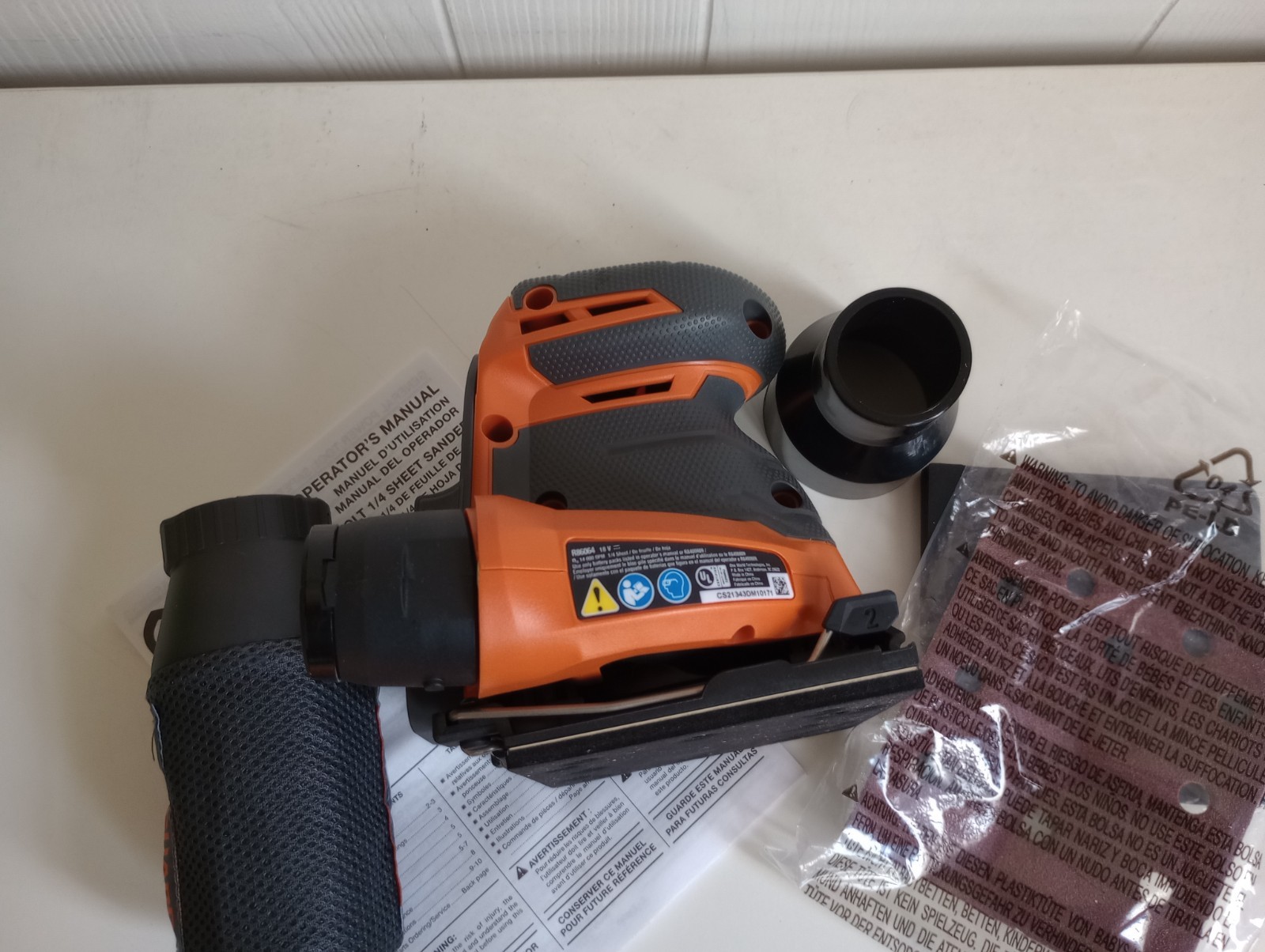 New Ridgid 18V Cordless Brushless 3-Speed 1/4 St. Sander R86064B (Tool Only)