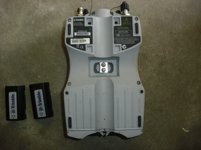 TRIMBLE 5700 Receiver 53592-46 w/ 2 batteries
