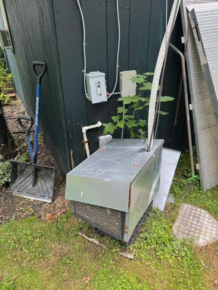 used 8ft x 8ft x8ft complete walk in cooler with compressor