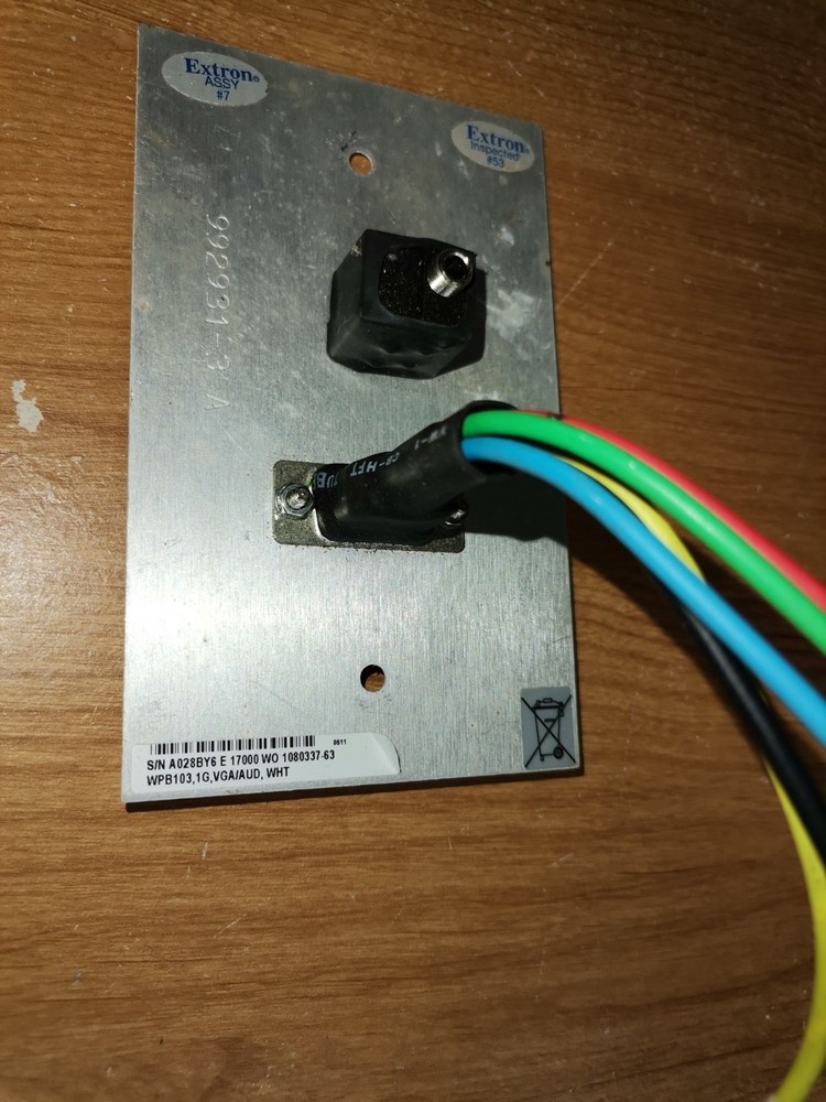 EXTRON WPB 103 computer connect plate with cables