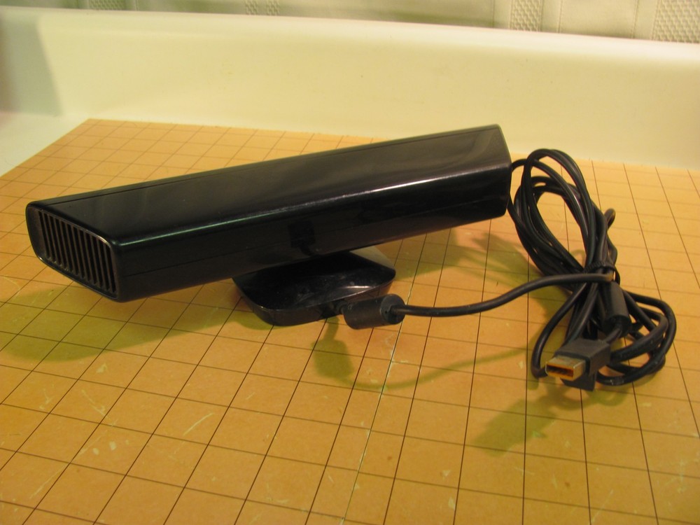 Microsoft 1414 Xbox 360 Kinect Sensor Bar Only - Black