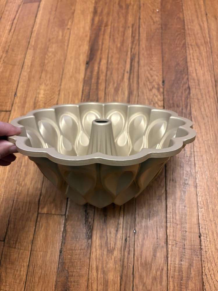 Nordic Ware Crown Bundt