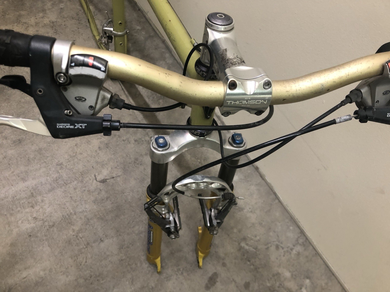 Vintage Old School Ibis Mojo Mountain Bike Frame King Thompson Bomber Xt