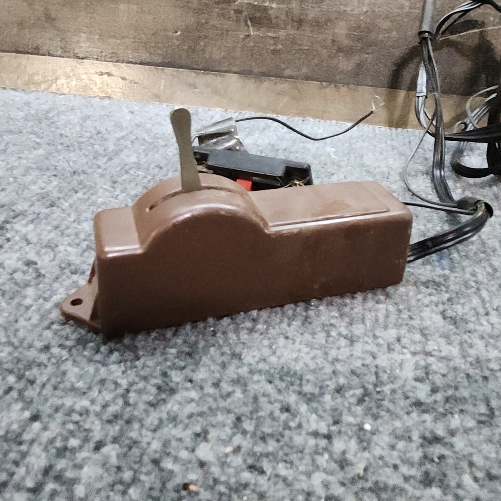 VTG Lionel Automatic Switch Controller without lights