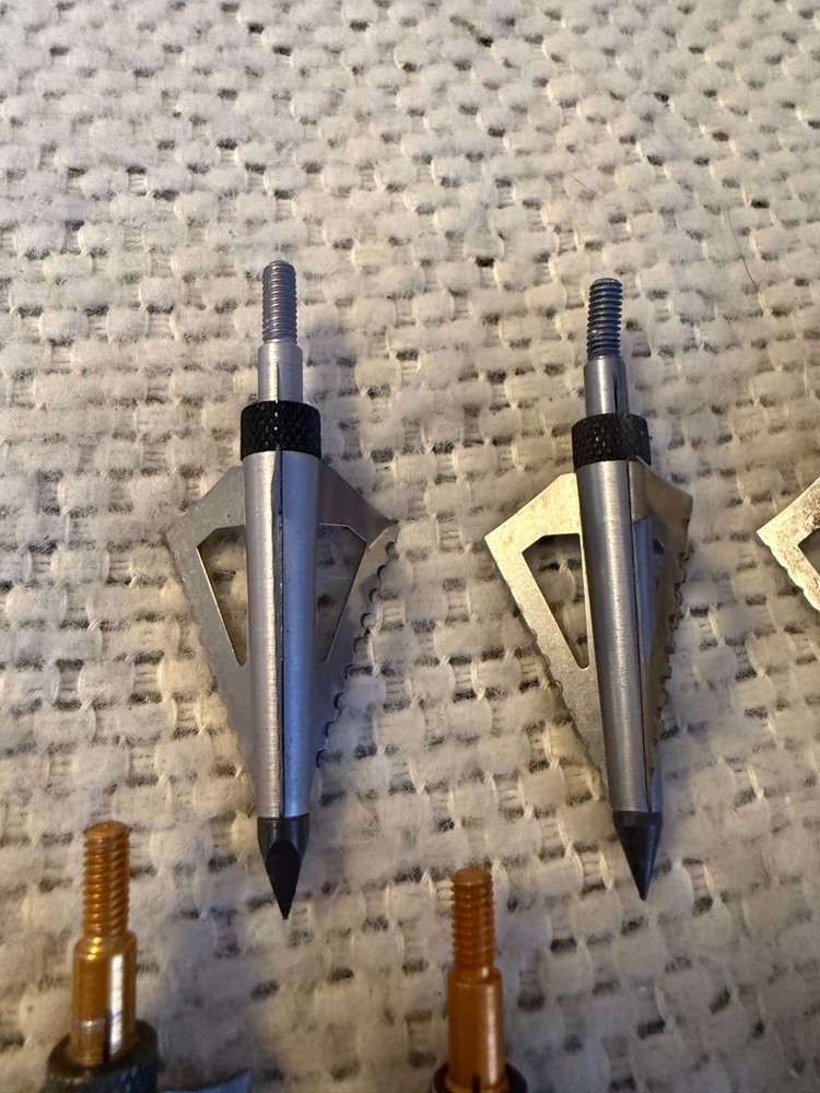 3 Blade Broadheads with Saw Blades