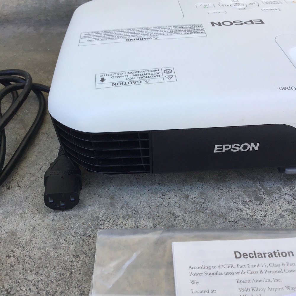 Epson VS310 Model: H432A LCD Projector w/ Remote, Cables, Manual, CD