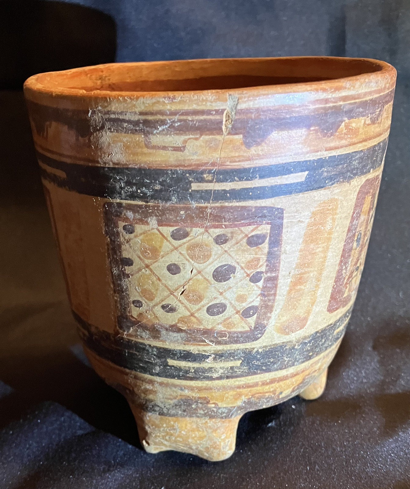 Authentic Pre-Columbian painted Mayan Rattle Leg Ulua Pottery Jar 600-800 AD