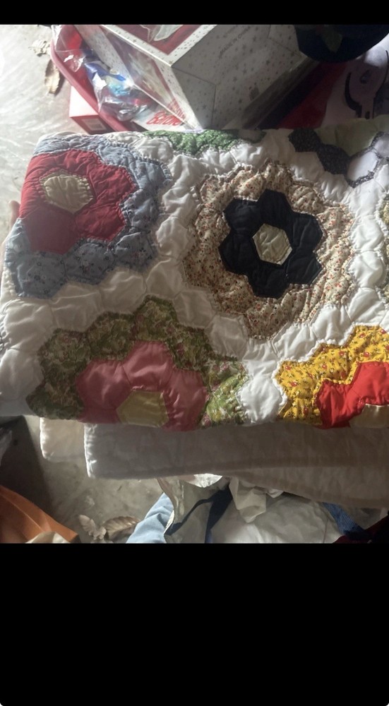 Queen Multicolor Hexagonal Patchwork Quilt Handmade Flower Theme Bedroom Decor