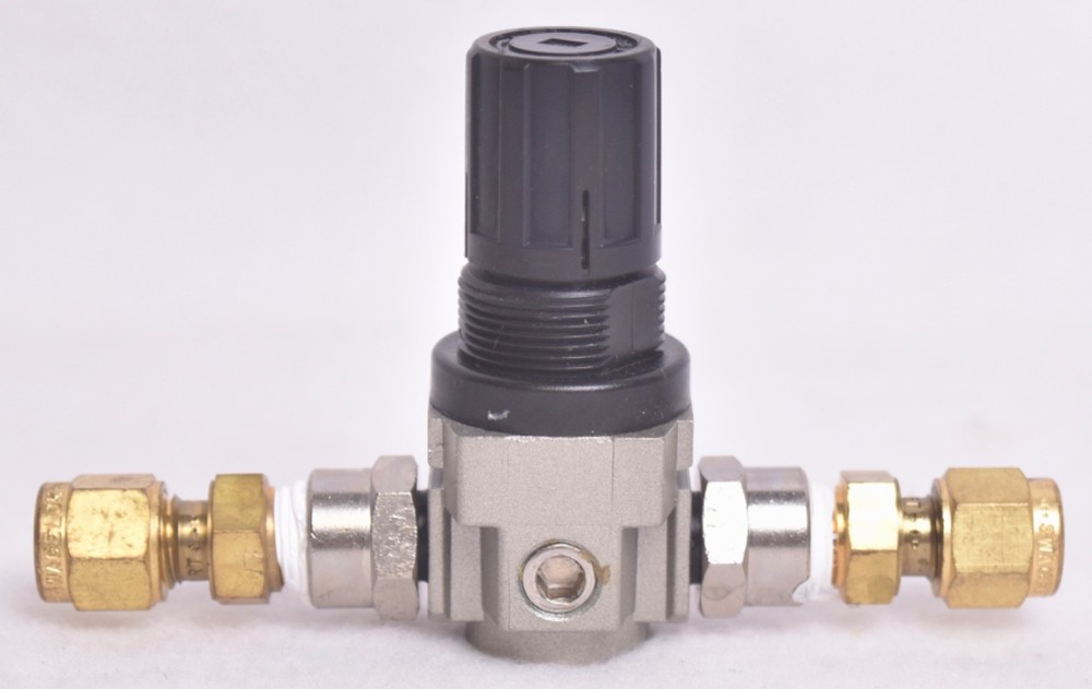 SMC AR1000-M5 Pneumatic Air Regulator