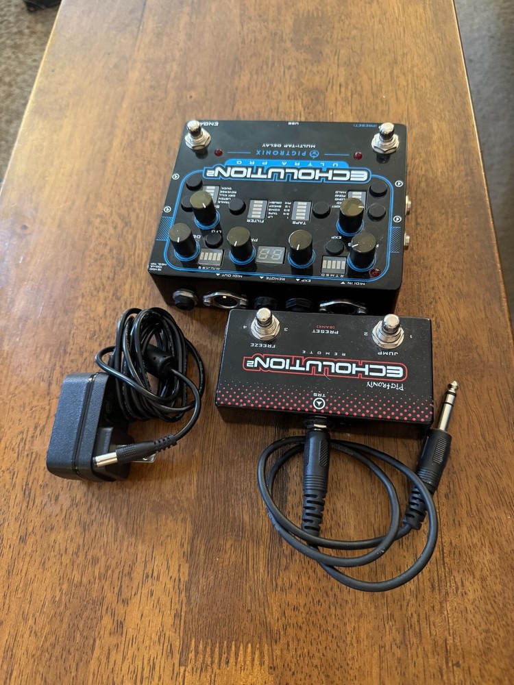 Pigtronix Echolution2 Ultra Pro Multi-Tap Delay Guitar Effect Pedal & Remote